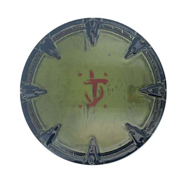 Fanattik DOOM Dark Ages Shield Saw Medaillon 85mm limitiert